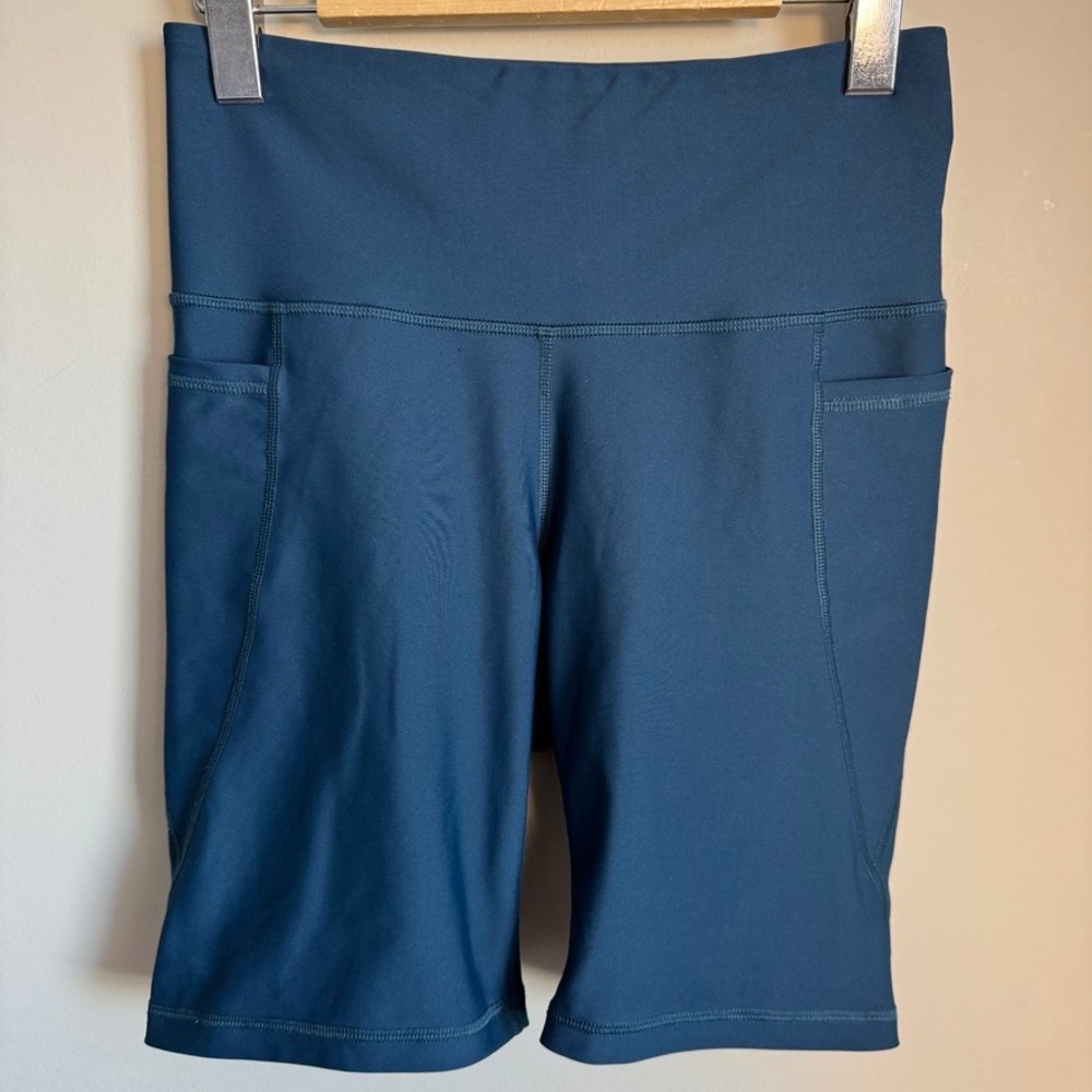 Old Navy Active Powersoft High Rise Bike Shorts Womens Medium Side Pockets